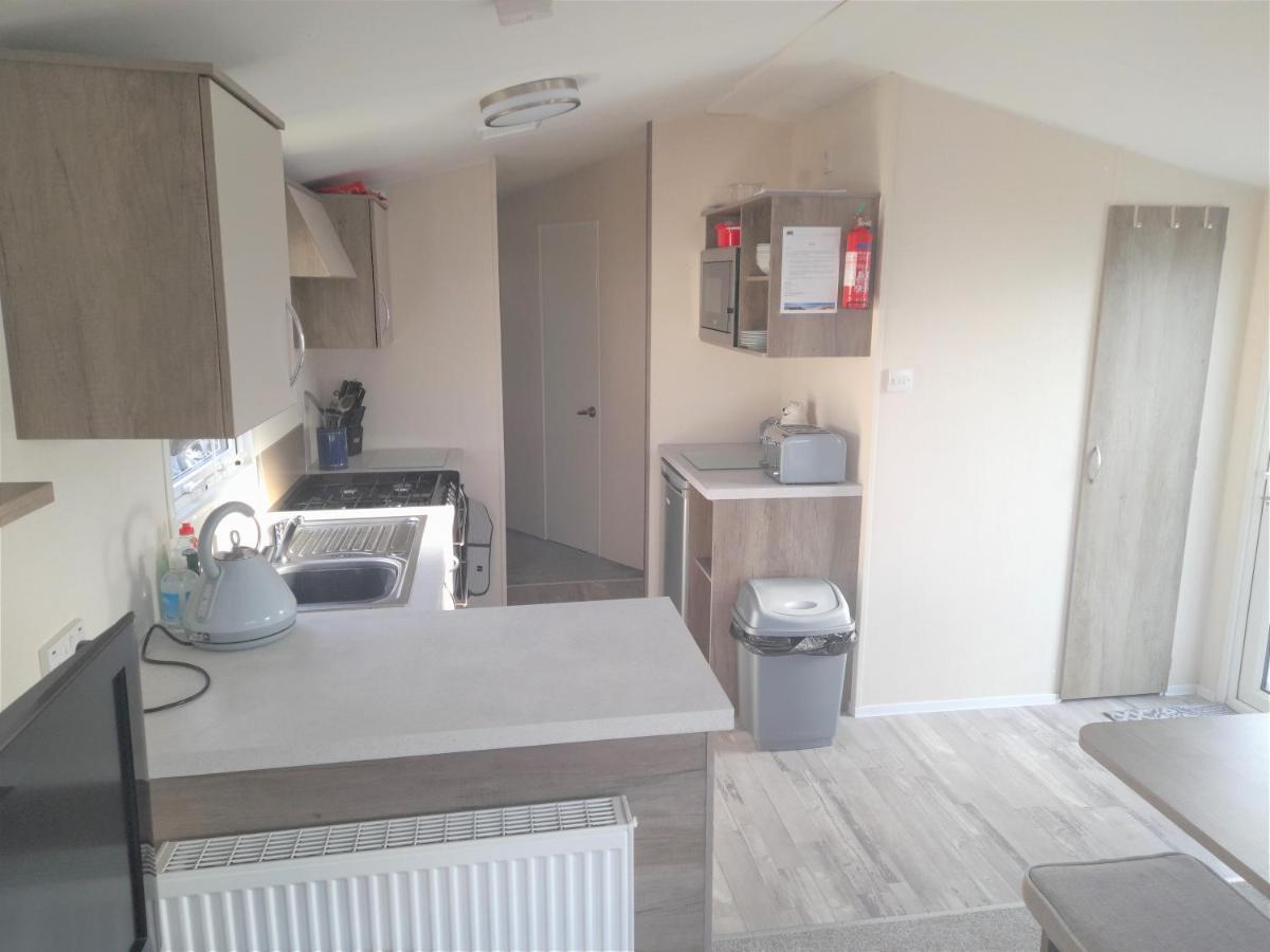 3 Bedroom Modern Caravan Sleeps Up To 8 Millom Exterior photo